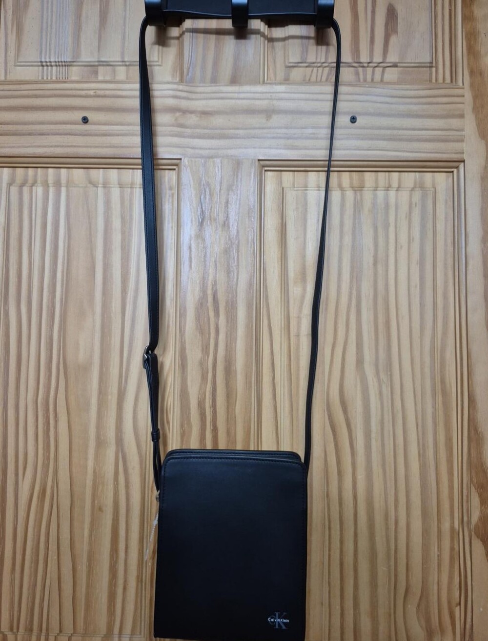 Title: Calvin Klein Black Faux Leather Crossbody Bag Adjustable Strap Silver Har
